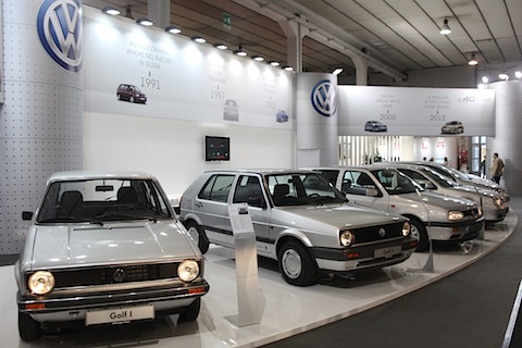 Sieben Generationen VW Golf (ausgestellt in Padua)